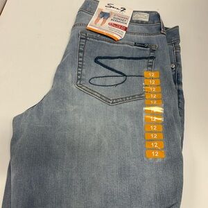 NWT Seven7 Womens Jeans Sunset Bermuda Shorts